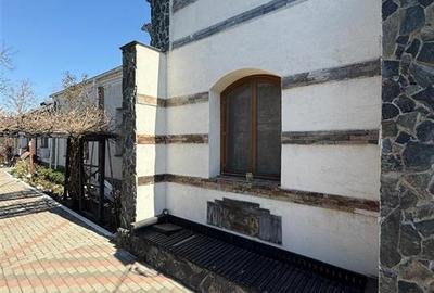 Casă individuală cu 6 camere cu Canalizare în Central - 8