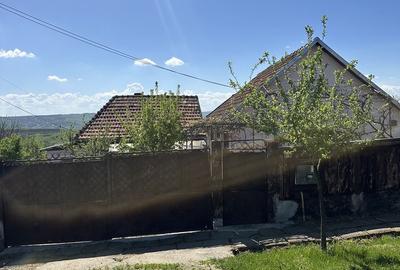 Casă cu 4 camere cu Teren 1000 Mp în Cojocna