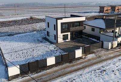 Casă cu 3 camere în Ipotești - 7