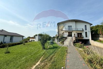 Casa individuala cu teren generos - Dambul Rotund, str. Odobesti - 1