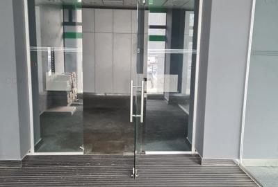Spatiu Comercial, parter cu vitrina stradala, decomandat, Centrul Civic! - 3