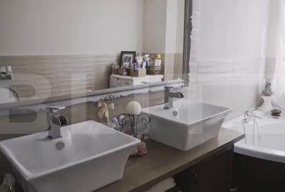 Casă cu 7 camere cu Teren 5000 Mp în Central - 2