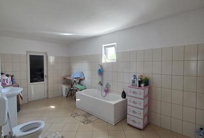 Casă cu 4 camere în Mihail Kogălniceanu - 12