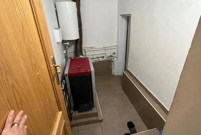 Casă cu 5 camere cu Teren 2042 Mp în Central - 2