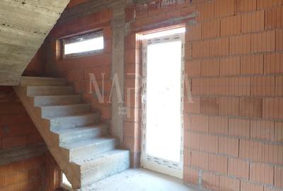 Duplex cu 5 camere cu Canalizare în Iris - 9