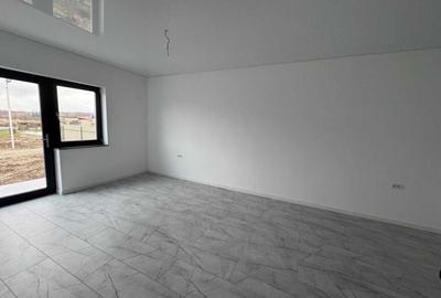 Apartament cu 3 camere decomandat în Glâmbocu - 6