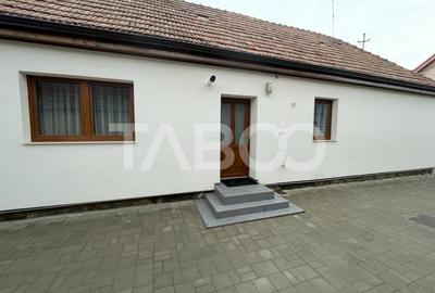Casa individuala 2 camere renovata complet cu garaj si curte Lazaret - 10
