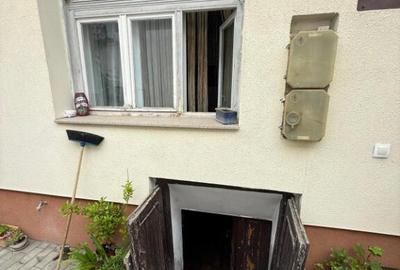 Casa centrala de vanzare- zona Cristian - 11