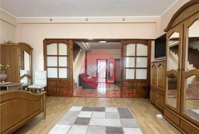 Casă cu 9 camere cu Canalizare în Faleza Nord - 10