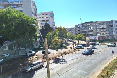 Apartament cu 3 camere de vanzare in zona Pod - 2