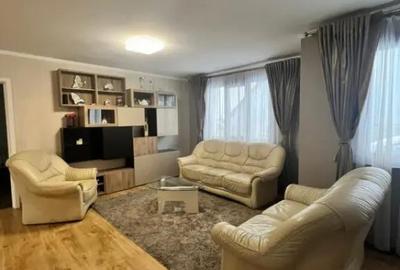 Casă cu 7 camere cu Teren 530 Mp în Central - 2