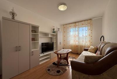 Astra, zona str. Liviu Cornel Babes, de inchiriat apartament cu 3 camere - 4