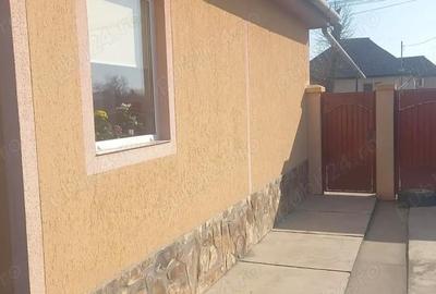 Casă cu 5 camere cu Teren 1638 Mp în Zimandcuz - 1