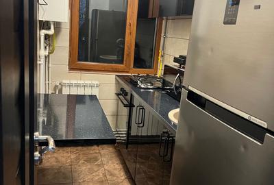 Apartament cu 2 camere semidecomandat în Km 4 - 7