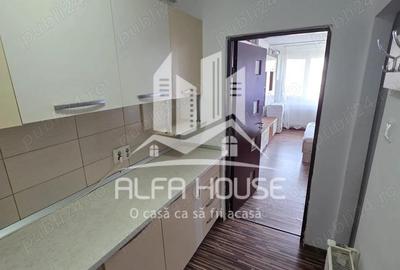 Vand garsoniera zona Micro 1 - 2