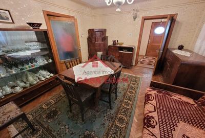 Casă cu 4 camere în Băicoi - 3