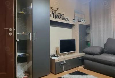 Vand Apartament 3 camere Micro 4. - 5