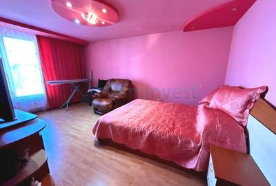 Casă individuală cu 7 camere cu Canalizare în Nufărul - 11