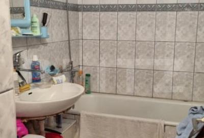 Apartament de vanzare, cu 3 camere, 69 mp, zona Carpati 2 - 6