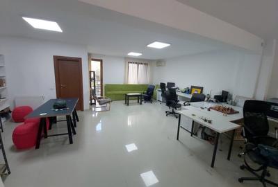 Casă cu 4 camere cu Garaj în P-ța Victoriei - 2