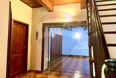 Pensiune cu 13 camere de vanzare in Bulz - 18