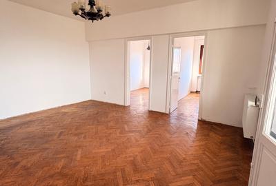 Apartament cu 3 camere semidecomandat în P-ța Alba Iulia - 1