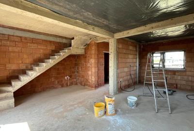 Duplex cu 3 camere cu Canalizare în Moșnița Nouă - 2