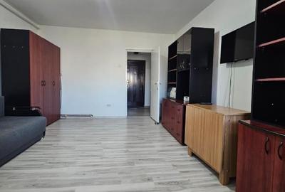 Exclusiv inchiriere garsoniera ,13 Decembrie, etaj intermediar - 16