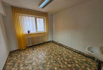 Apartament cu 3 camere decomandat în Națiunile Unite - 3