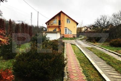 Casă cu 7 camere cu Canalizare în Central