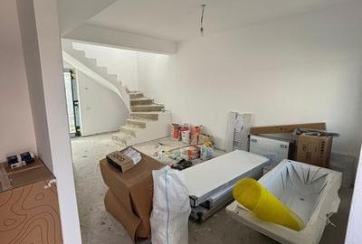 Casă cu 3 camere cu Teren 90 Mp în Drumul Taberei