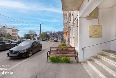 Spațiu comercial, de 38 mp, în Central - 9