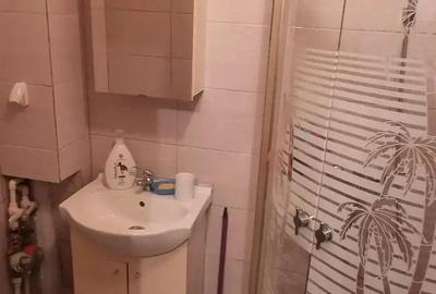 Garsonieră semidecomandată în Km 4