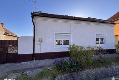 Casă cu 4 camere cu Teren 1200 Mp în Central - 8