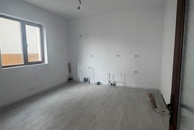 Casă cu 4 camere cu Teren 600 Mp în Filipeștii de Târg - 11