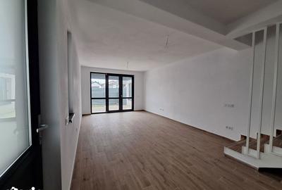 Casă cu 2 camere cu Teren 207 Mp în Sânpetru - 3