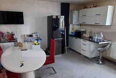 Apartament cu 3 camere decomandat, mobilat în Central - 2