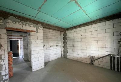 Casa semi-finisata P + M, 131 mp utili, teren 339 mp, Piel - 27