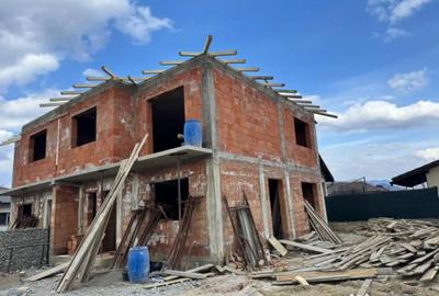 Casă cu 4 camere cu Teren 750 Mp în Central