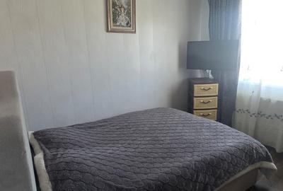 Apartament cu 3 camere decomandat în Pietroasa - 2