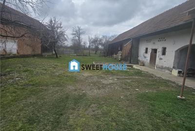 Casă cu 5 camere cu Teren 2000 Mp în Recea - 1