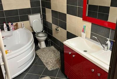 Apartament cu 4 camere decomandat în Broșteni - 4