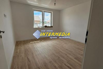 Casă individuală cu 4 camere cu Canalizare în Est - 2