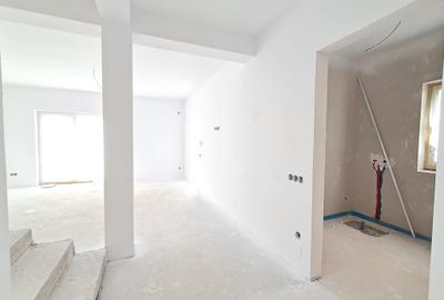 Duplex cu 4 camere cu Teren 100 Mp în Florești - 3