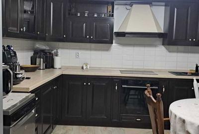 Casă cu 4 camere în Crăiești