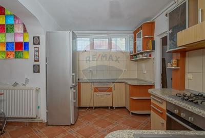 Casă cu 4 camere cu Teren 108 Mp în Schei - 19