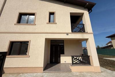 Tunari -  Central * Casa 4 camere - 2