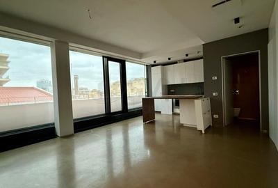 Apartament cu 3 camere semidecomandat, mobilat în Floreasca