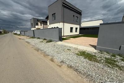 Casă cu 5 camere cu Teren 330 Mp în Central - 10