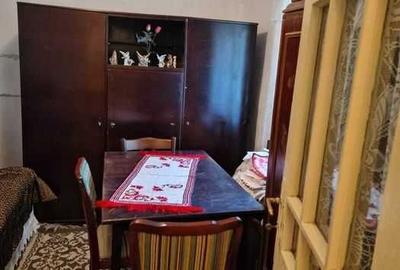 Casă cu 4 camere în Central - 2